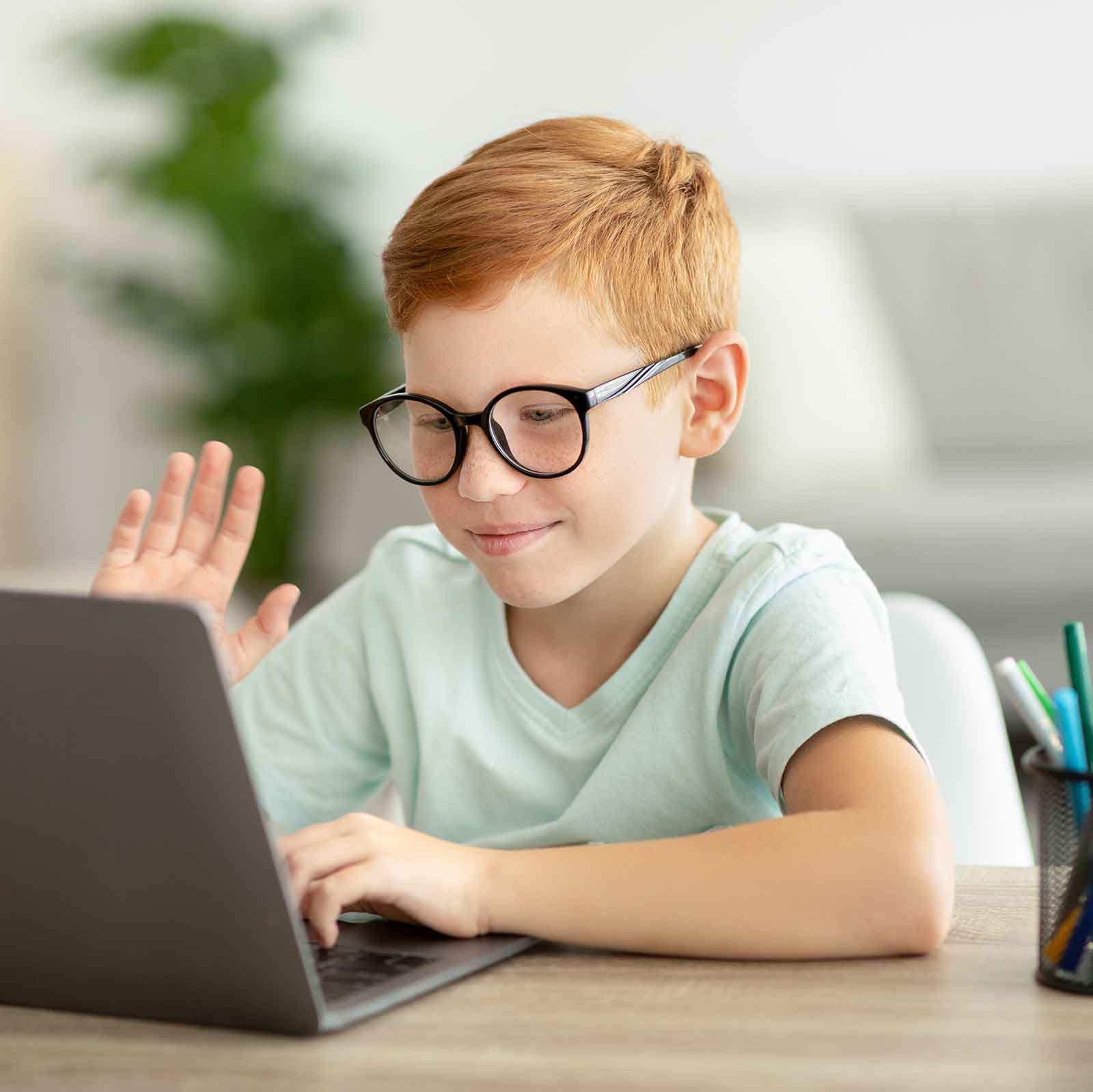 Child learning online with ACE 121 Tuition
