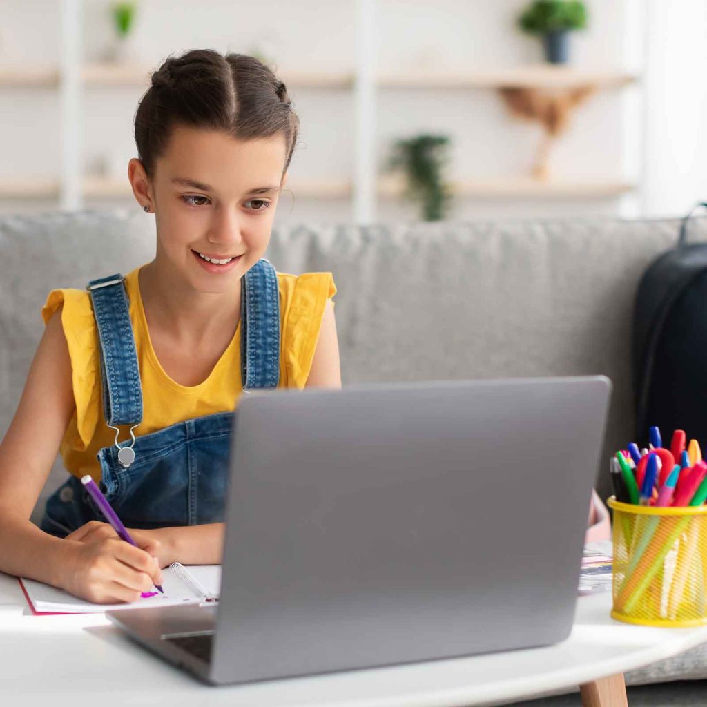Child learning online with ACE 121 Tuition